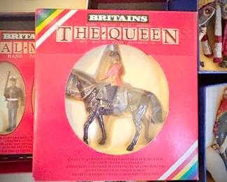 Vintage and antique British soldiers, most in original boxes 