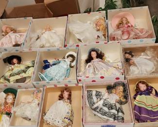 Story book dolls (25+)