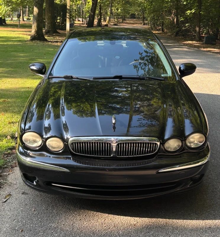 2005 Jaguar One owner/ has all the maintenance records / even his mechanics name! 