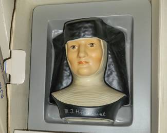 Hummel nun