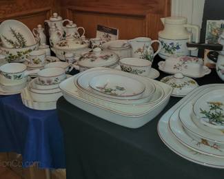 Villeroy and Boch Botanica china set - service for 12 and plenty of serving pieces