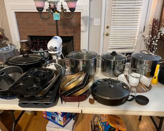 Various cookware nd bakeware