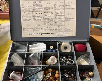 Jewelry-making kit