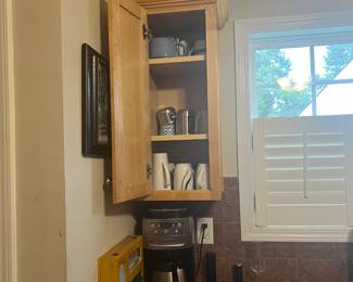 Coffeemaker, coffee cups, decorative rooster