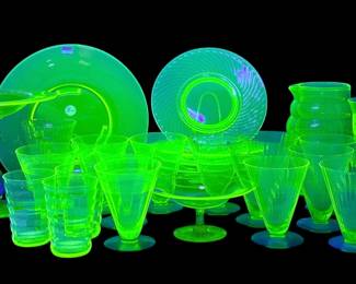 (28pc) Vaseline Glass Set