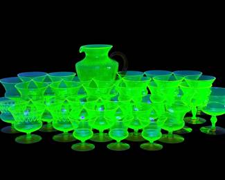 (33pc) Uranium Dessert Set & Pitcher