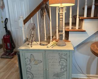 Side cabinet