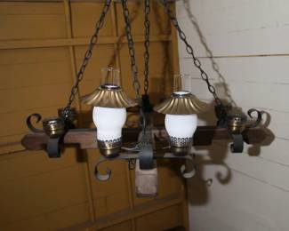 8 GLOBES & SHADES INCLUDED