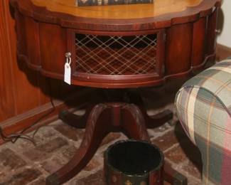 VINTAGE DRUM TABLE - MAHOGANY