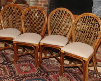 MATCHING GLASS TOP TABLE