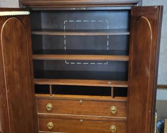 Armoire open