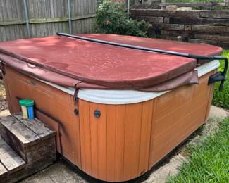 Hot tub 