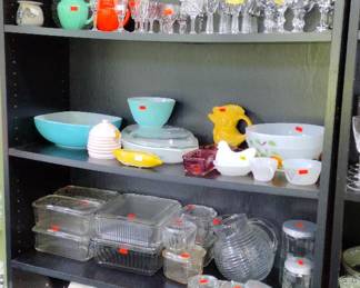 Pyrex, antique plates