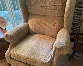Reclining upholstered armchair