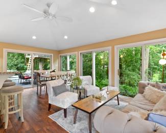 11Breakfast Nook