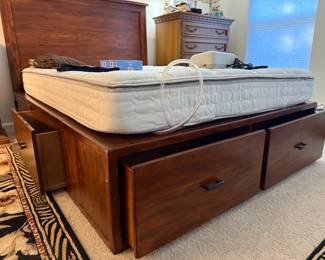 Solid Wood Queen Platform Bed