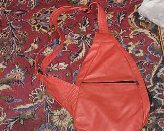 CROSSBODY
