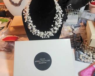 Beautiful necklace 14k