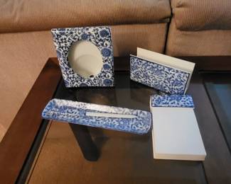 DESK SET