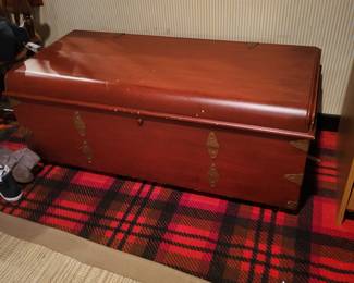 CEDAR CHEST