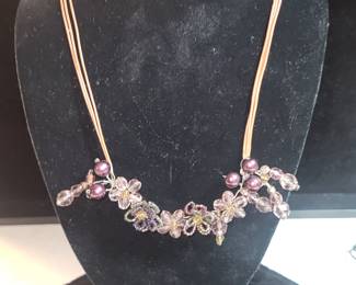 ARTSY NECKLACE