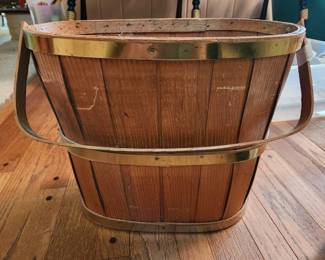 OVAL WOOD BUCKET