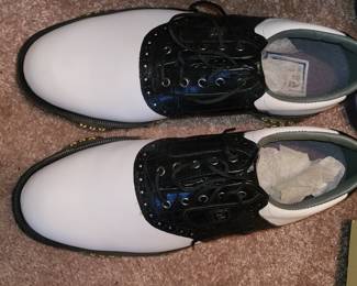 GOLF SHOES