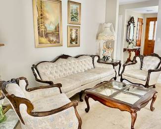Victorian style matching couch & 2 chairs