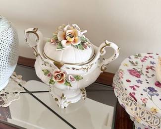 vintage Capodimonte