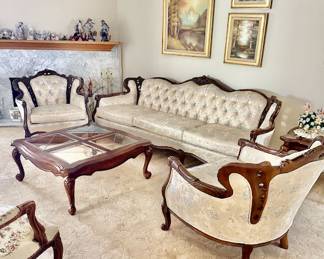 Victorian style matching couch & 2 chairs