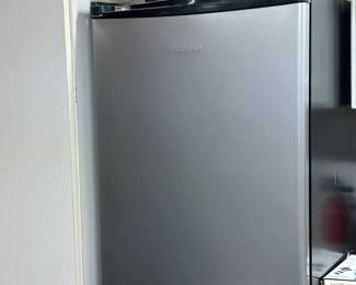 Hisense mini fridge