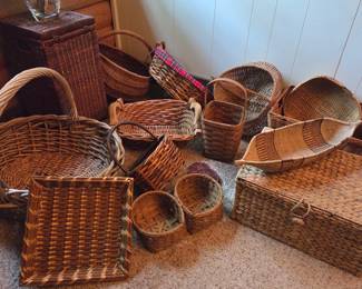 Charming assortment of wicker baskets in various shapes and sizes, with natural textures and timeless appeal. Perfect for storage, décor, or display.