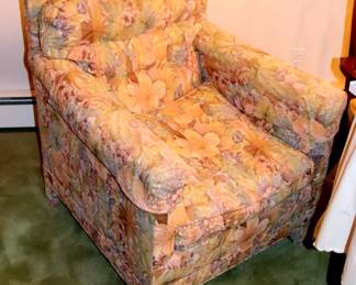 Comfortable side chair 
