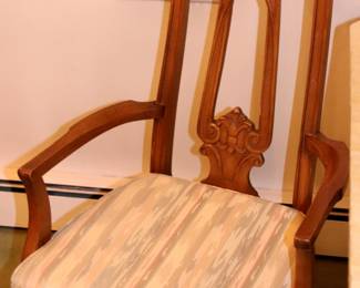 High back solid wood  Dining room chairs  - set of 6 in excellent condition. 