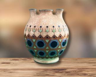 96 Geometric Tri Vase