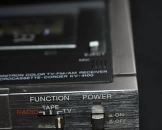 Trinitron Color TV-FM/AM Receiver Microcassette-Corder KV-4100