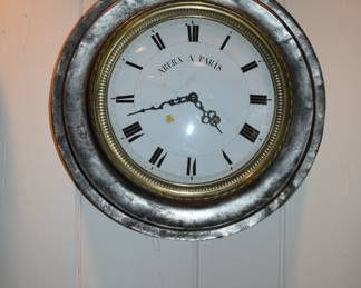Arera a Paris Clock