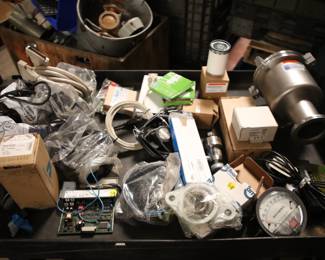 LOT OF PARTS INCLUDING: MDC MAV-075-V, NORCAL PRODUCTS MODEL N07191-001 ANGLE VALVE NOS, HANDT MANN 838181 NOS, AMI BEARINGS MUCNFL207-20W NOS,