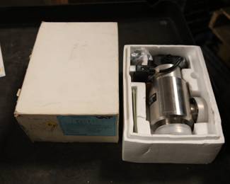 VAT AG 26132-CE40 PNEUMATIC VALVE NOS