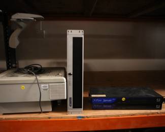 LOT OF 4 ELECTRONICS INCLUDING: MOXA N PORT SERVER PRO, ADVANTECH HPC7242, AND 3M OVERHEAD PROJECTOR