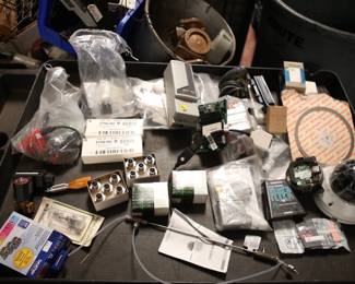LOT OF ELECTRONICS/PARTS INCLUDING: SECURITY CAMERA, ALLEN BRADLEY KINETICS 6000, 1756-N2 B CARD SLOT FILLER, CJAON MODEL 114-0128-001, AND MOREINCLUDES ONLY WHAT IS ON THE CART IN PHOTOS