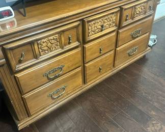 Dresser
