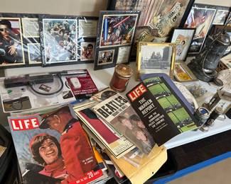 Collectible magazines (Kennedy family, assignation, Beatles, etc). 