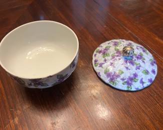 $175 beautiful antique Japanese porcelain bowl with lid.  
