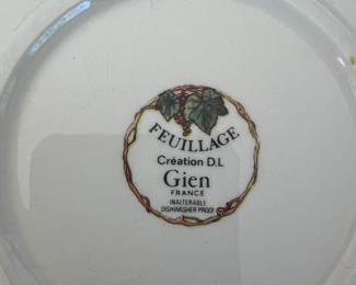 $100 each - Set of Gien France Feuillage Porcelaine Plates.  Hand Painted grape leaf and vine decor on cream toned porcelain plates. Gien France Feuillage pattern.