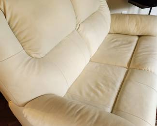 Palliser Fine White Leather Recliner Love Sofa! High quality piece. 