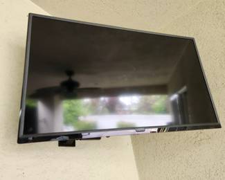 Small Vizio Flat Screen 