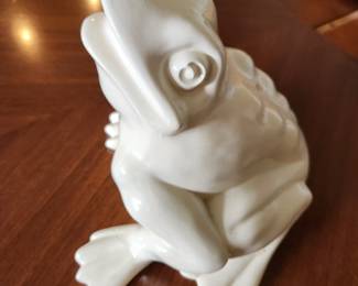 Very large Figurine Frog. 