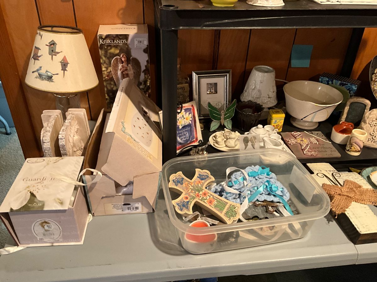 Lots of neat items to choose from in this packed house!