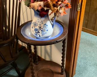 3rd bedroom - washstand with pitcher& bowl